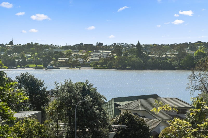 1 Cove Lane, Mount Wellington, Auckland - Carousel 1