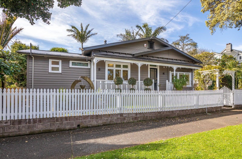 12 Thames Street, Mount Eden, Auckland - Carousel 1