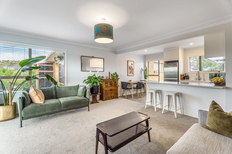 2/66 Fowlds Avenue, Sandringham, Auckland - Carousel 1