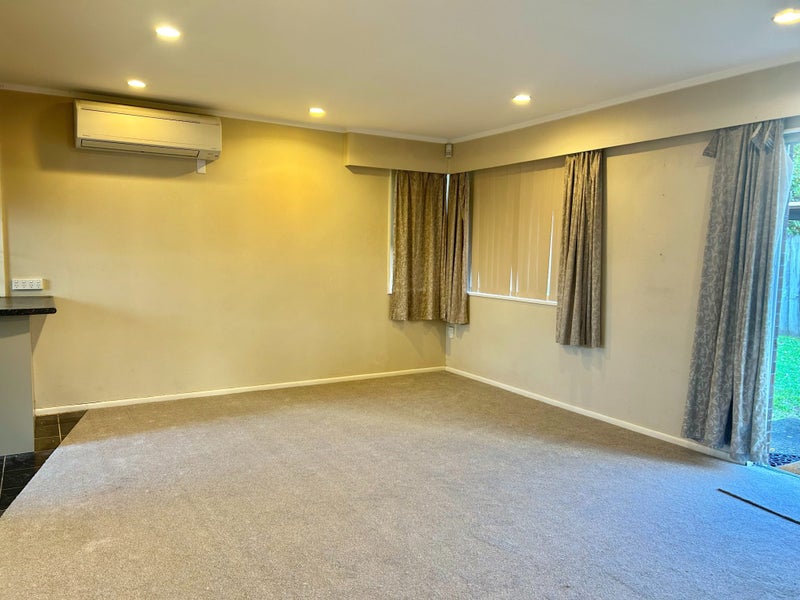 1/19 Megan Avenue, Pakuranga Heights, Auckland - Carousel 2