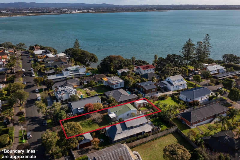 39 St Michaels Avenue, Point Chevalier, Auckland - Carousel 1
