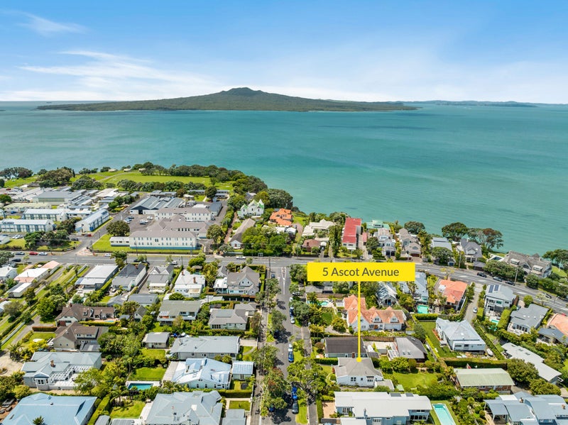 5 Ascot Avenue, Narrow Neck, Auckland - Carousel 2