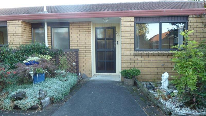 2/27B Booralee Avenue, Botany Downs, Auckland - Carousel 1