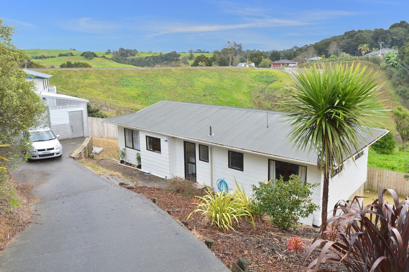 2/4C Totara Place, RAUMANGA, WHANGAREI - Carousel 1