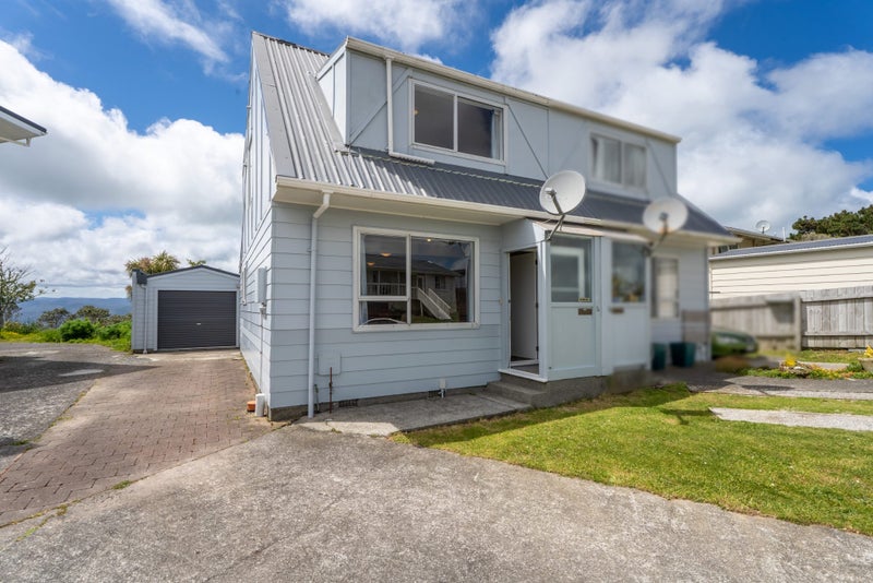 7A Edgecombe Street, Newlands, Wellington - Carousel 1