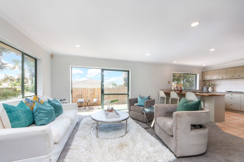 13 Heyington Way, East Tamaki Heights, Auckland - Carousel 1