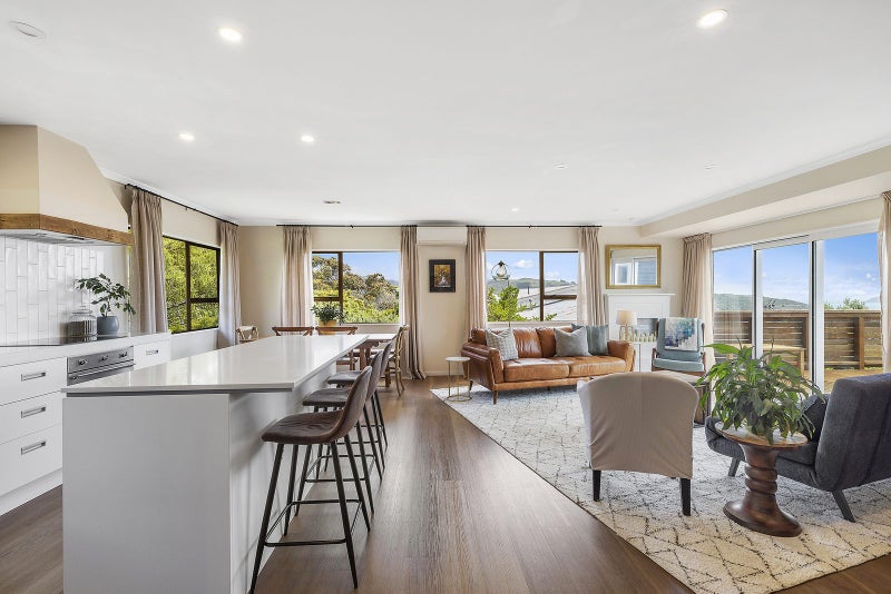 13 De Castro Place, Titahi Bay, Porirua - Carousel 2