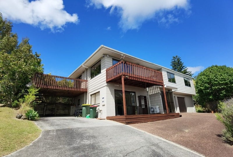 23 Squirrel Lane, Browns Bay, Auckland - Carousel 1