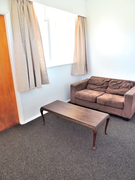 5 Glen Alton Avenue, Paparangi, Wellington - Carousel 2