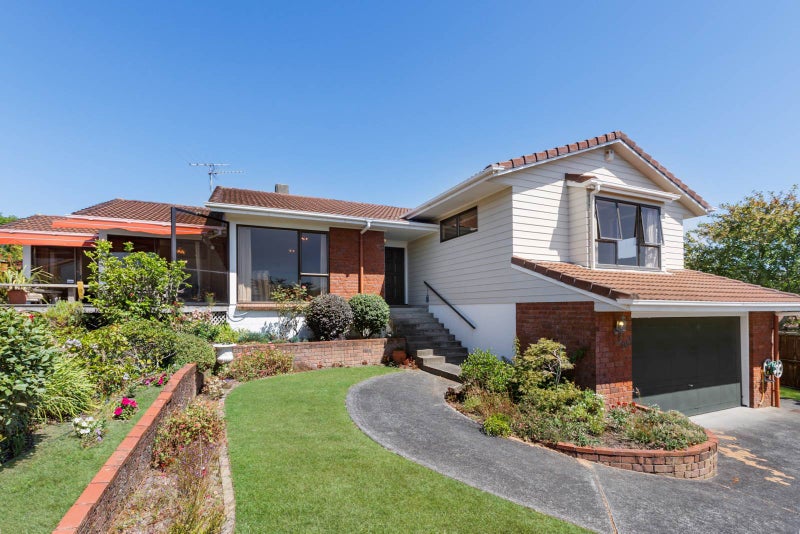 35 Oliver Road, Eastern Beach, Auckland - Carousel 2