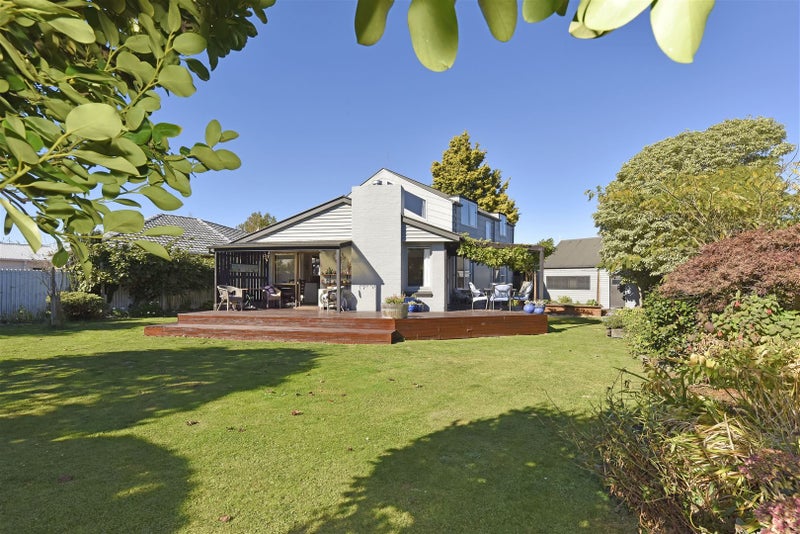 7 Hannah Place, Redwood, Christchurch - Carousel 1