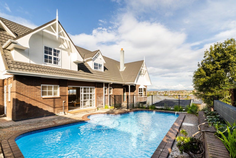 12 Ewan Place, Taradale, Napier - Carousel 1