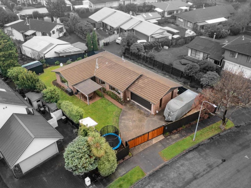 30 Connemara Drive, Northwood, Christchurch - Carousel 1