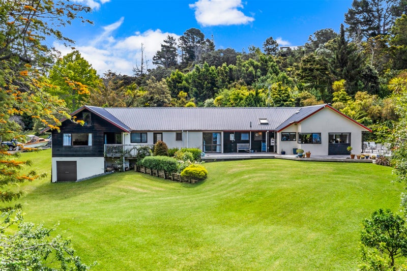 12 Hobbs Road, Matakatia, Whangaparaoa - Carousel 1