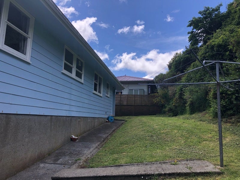 87 Hazlewood Avenue, Karori, Wellington - Carousel 2