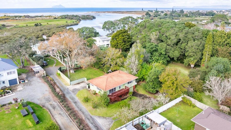 70B Point England Road, Point England, Auckland - Carousel 1