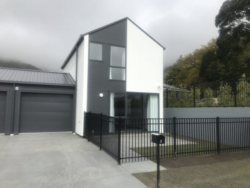 2 Wheatsheaf Lane, Heathcote Valley, Christchurch - Carousel 1