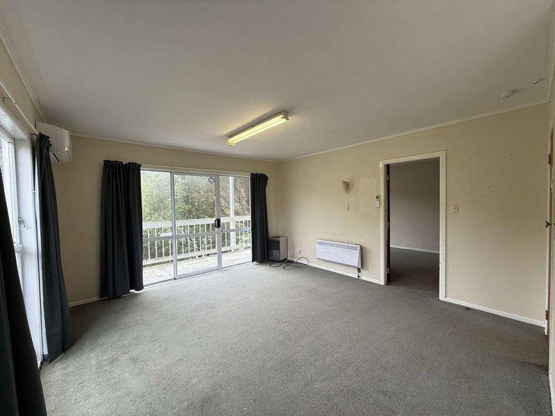 15A Rakeiora Grove, Korokoro, Lower Hutt - Carousel 2
