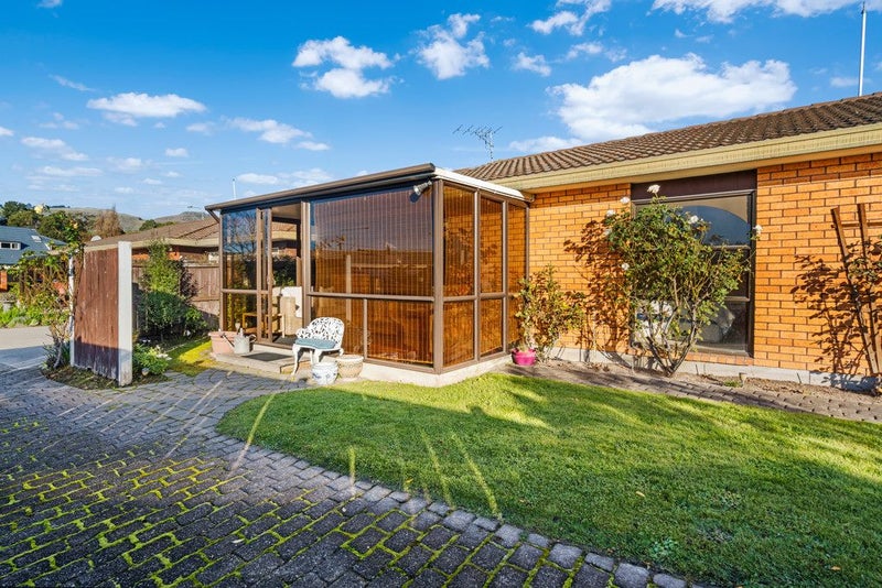 2/6 Vega Place, Heathcote Valley, Christchurch - Carousel 2