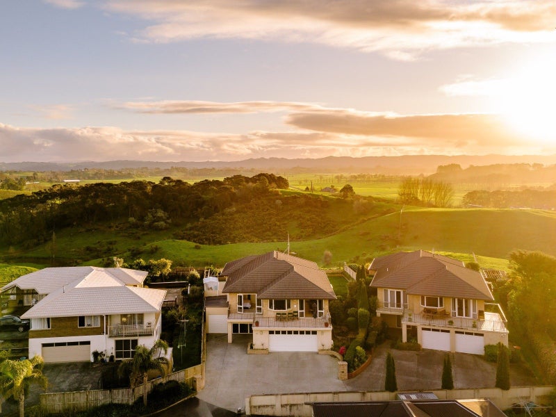 18B Highgrove Drive, Grandview Heights, Hamilton - Carousel 2