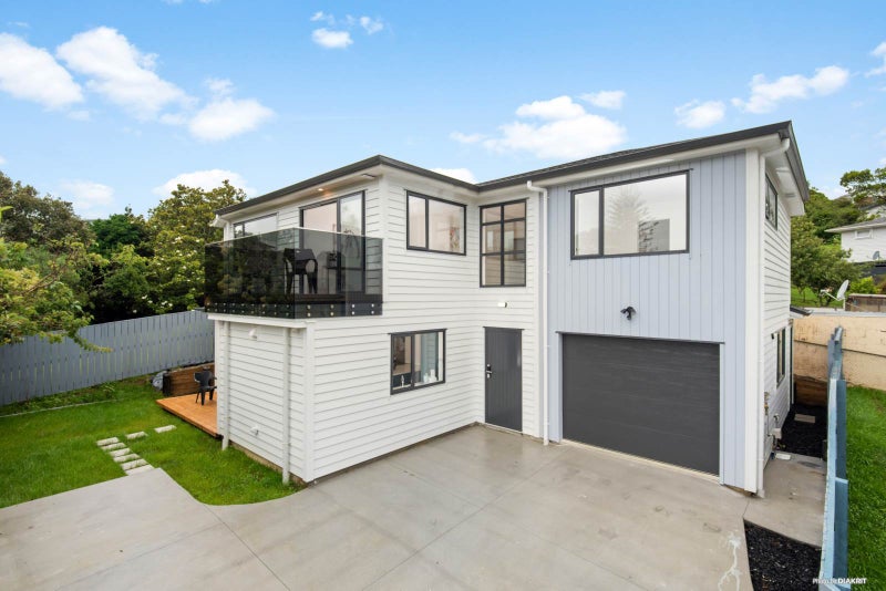 4A Marconi Place, New Windsor, Auckland - Carousel 1