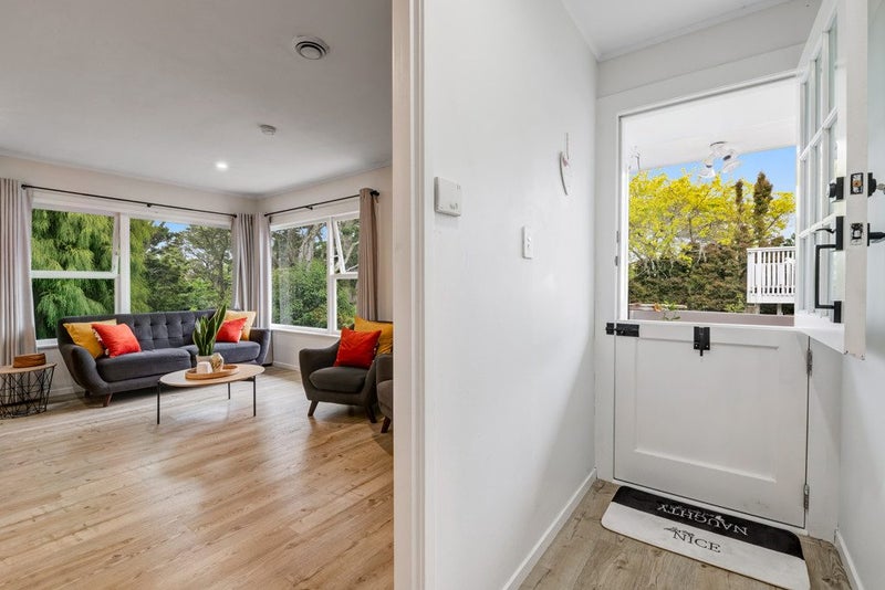 2/10 Nea Place, Hillcrest, Auckland - Carousel 2