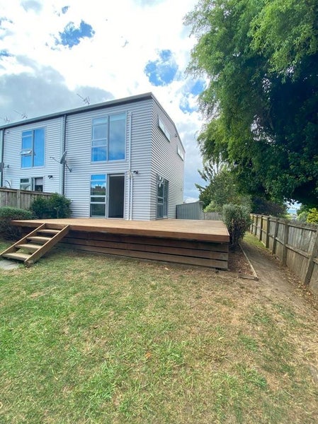 8C Totara Road, Manurewa, Auckland - Carousel 1
