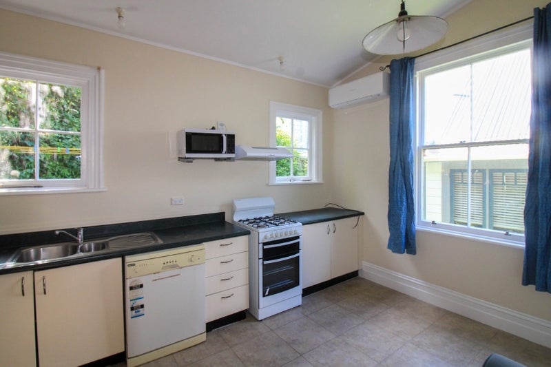 14A Kelburn Parade, Kelburn, Wellington - Carousel 2