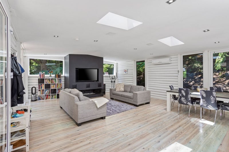 39 Ridgewood Crescent, Birkenhead, Auckland - Carousel 1