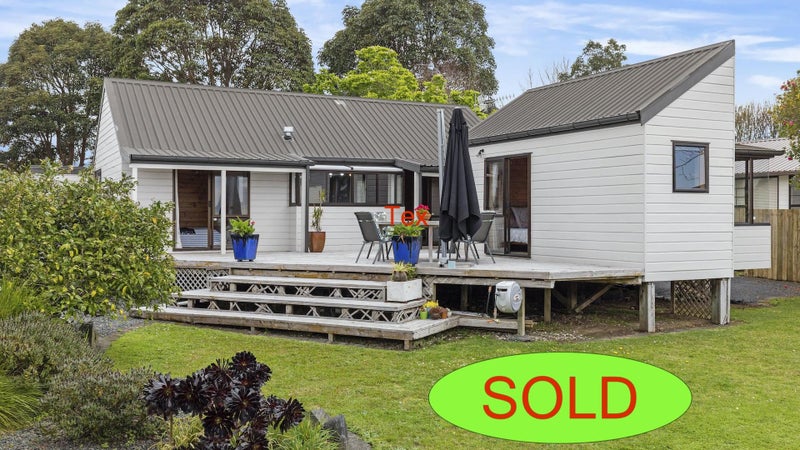 17 Hadley Wood Drive, Wattle Downs, Auckland - Carousel 1