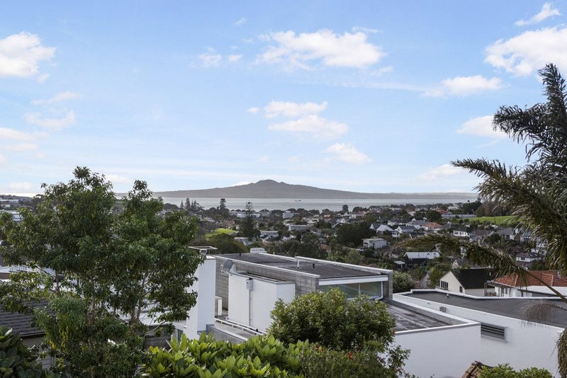 4 Rukutai Street, Orakei, Auckland - Carousel 2