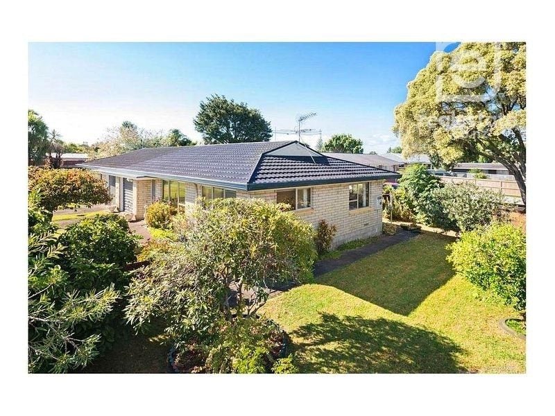 1/1A Blanes Road, Weymouth, Auckland - Carousel 1
