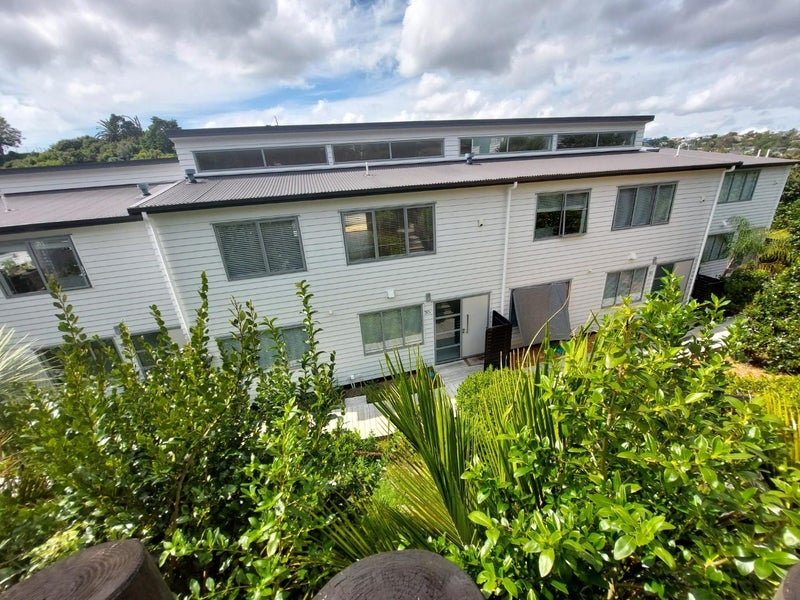 30 Kempthorne Crescent, Mission Bay, Auckland - Carousel 1