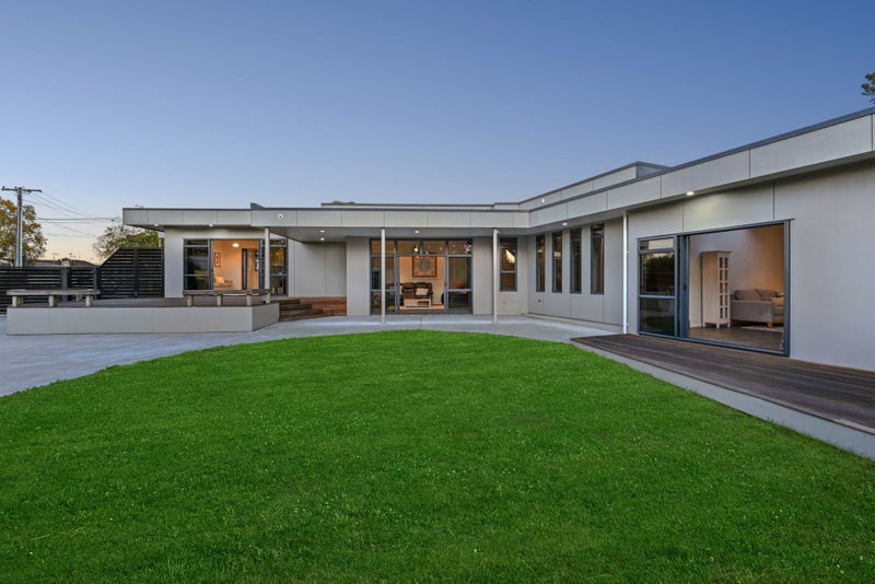 15 Darley Street, Maeroa, Hamilton - Carousel 2