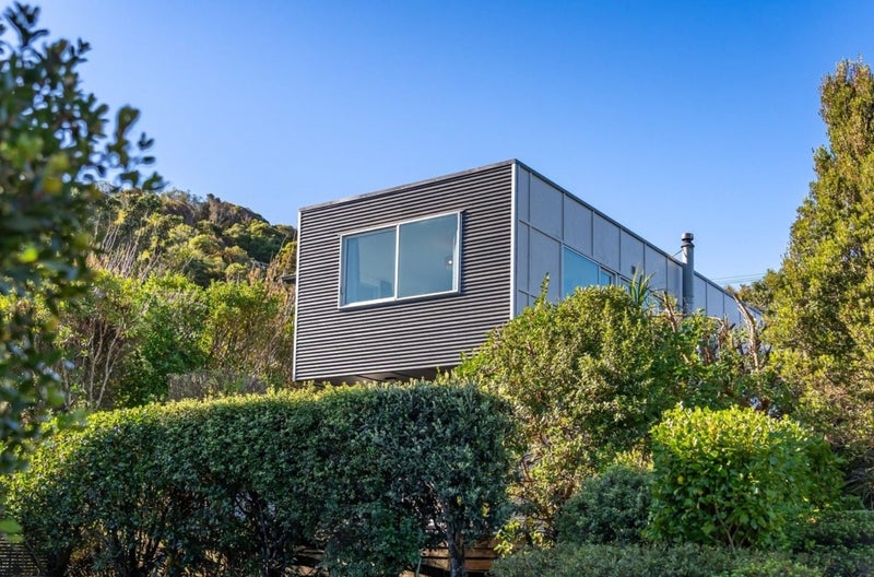 47 Korokoro Road, Korokoro, Lower Hutt - Carousel 1