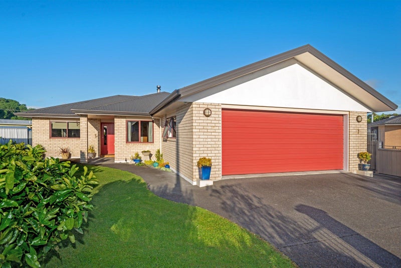 7 Westpark Place, Lytton West, Gisborne - Carousel 24