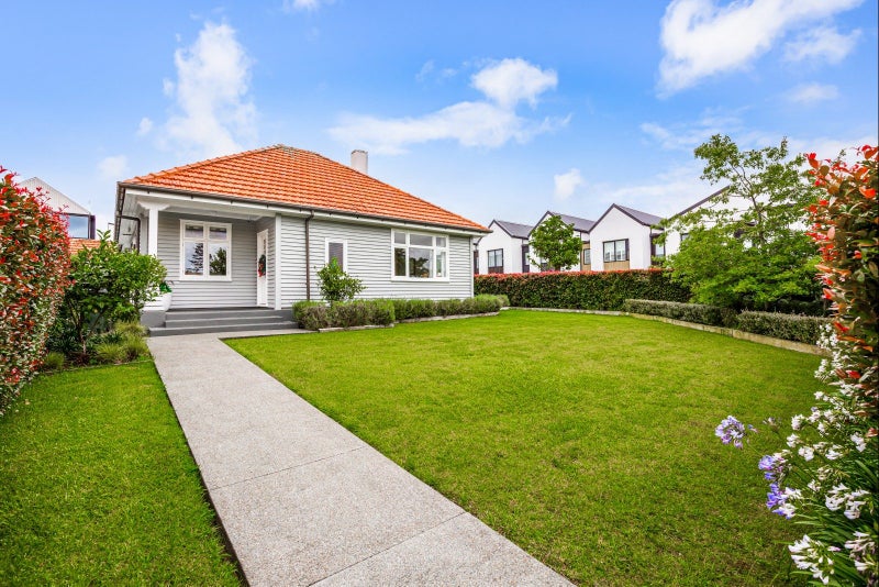 12 Sunderland Avenue, Hobsonville, Auckland - Carousel 2