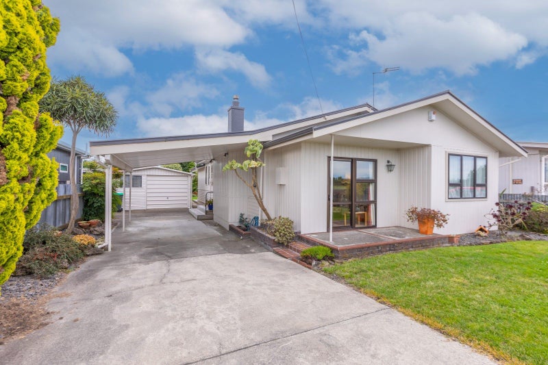 76 Meeanee Quay, Westshore, Napier - Carousel 1