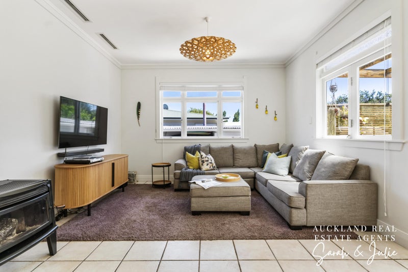 26 Brewster Avenue, Morningside, Auckland - Carousel 2