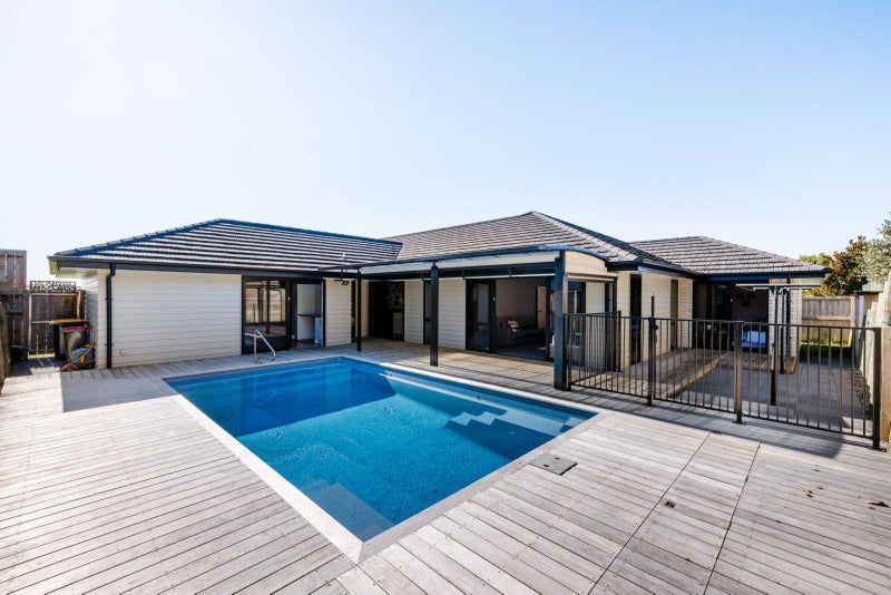 9 Highview Court, Flagstaff, Hamilton - Carousel 1