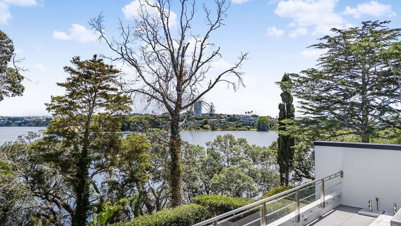 17/258 Hurstmere Road, Takapuna, Auckland - Carousel 2