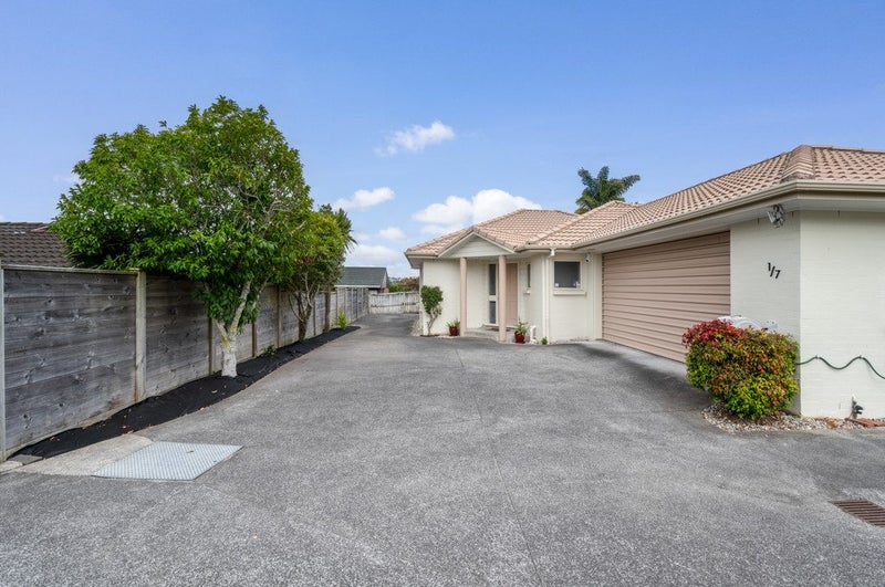 1/7 West Fairway, Golflands, Auckland - Carousel 2