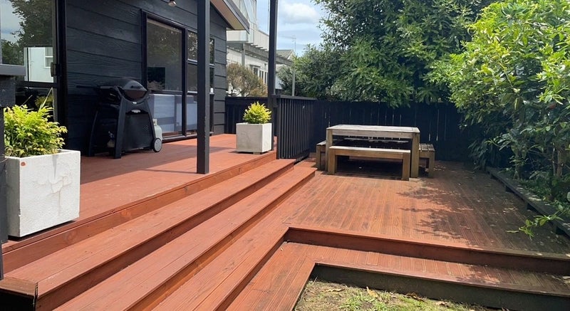 2/3 Raleigh Road, Northcote, Auckland - Carousel 9