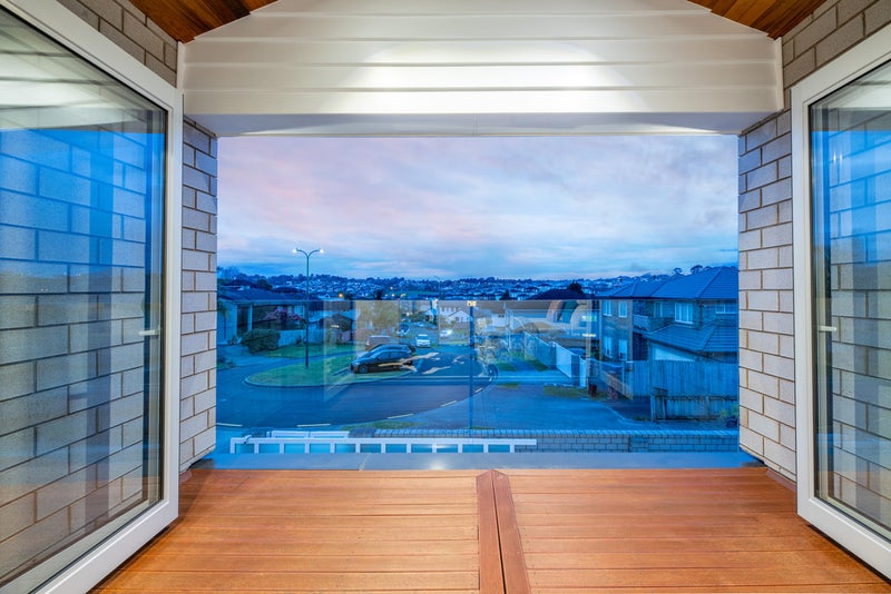 28 Lismore Way, Oteha, Auckland - Carousel 2