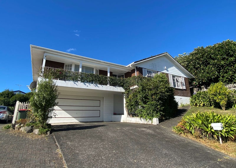 10 Veagh Place, Highland Park, Auckland - Carousel 1