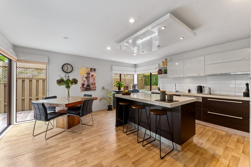 9 Porritt Avenue, Chatswood, Auckland - Carousel 2