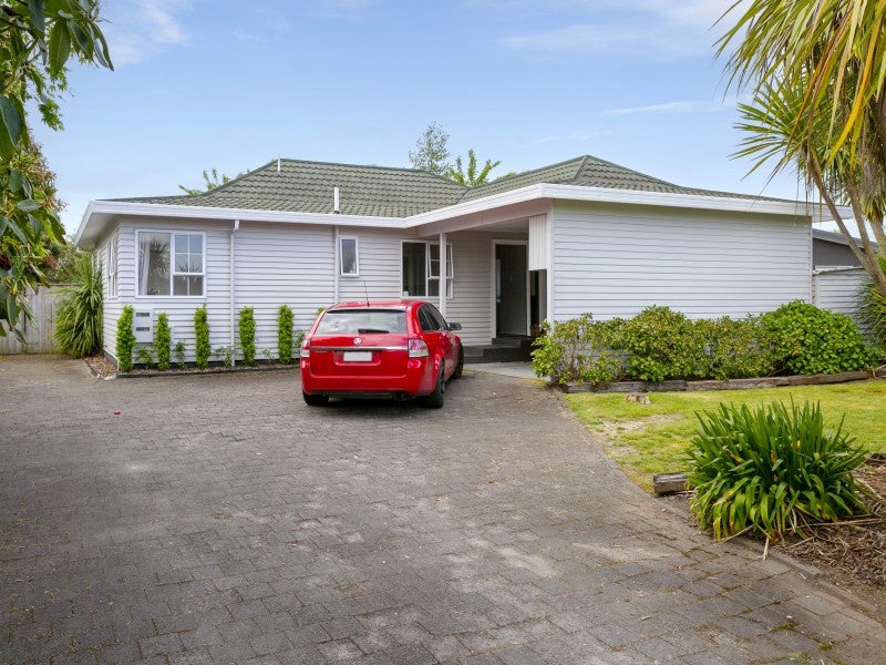 13 Glengarry Place, Hilltop, Taupo - Carousel 2