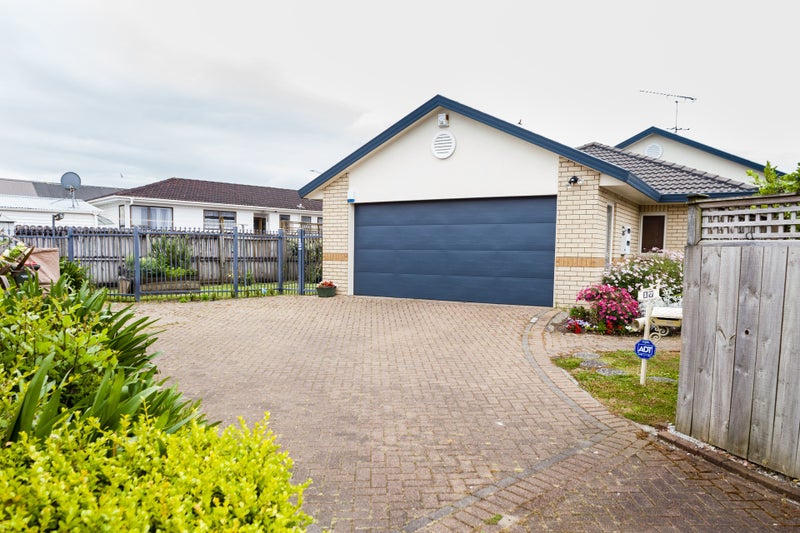 17 Sheriff Place, Randwick Park, Auckland - Carousel 2