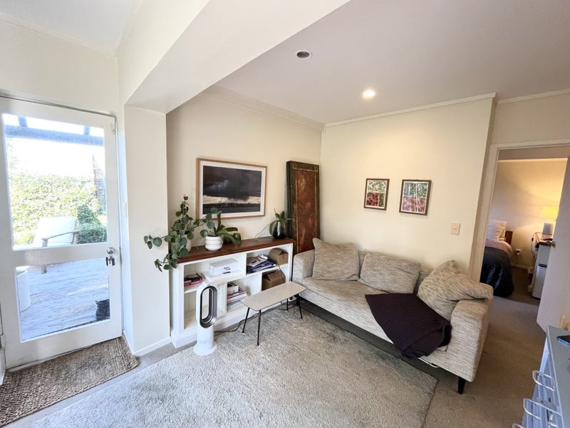 15/18 Parr Terrace, Castor Bay, Auckland - Carousel 2