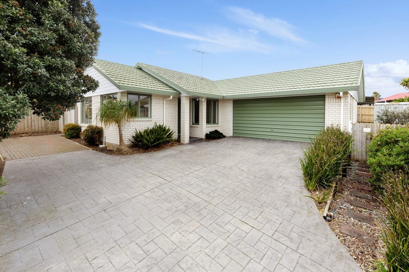 28 Bellville Drive, Clendon Park, Auckland - Carousel 1